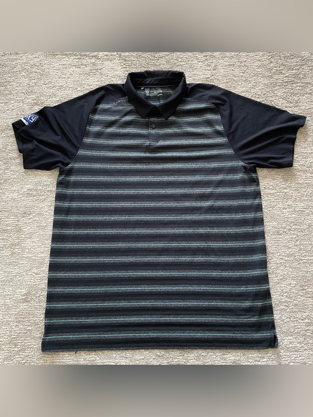 Under Armour Loose Fit Polo Shirt Men’s XXL Big Sky Conference Black Gray Stripe